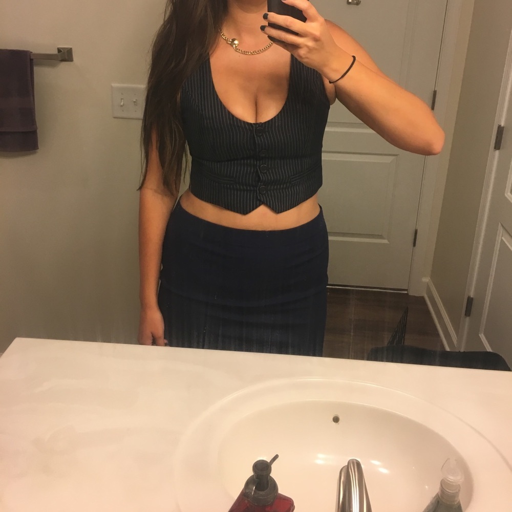 💄 Forever 21 Pinstripe Crop Top Vest