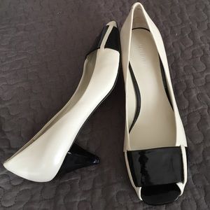 Size 8 nine West shoe.