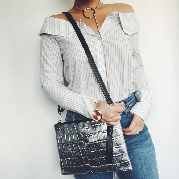 Reina Silver Metallic Vegan Leather Wristlet Bag - Picture 5 of 5