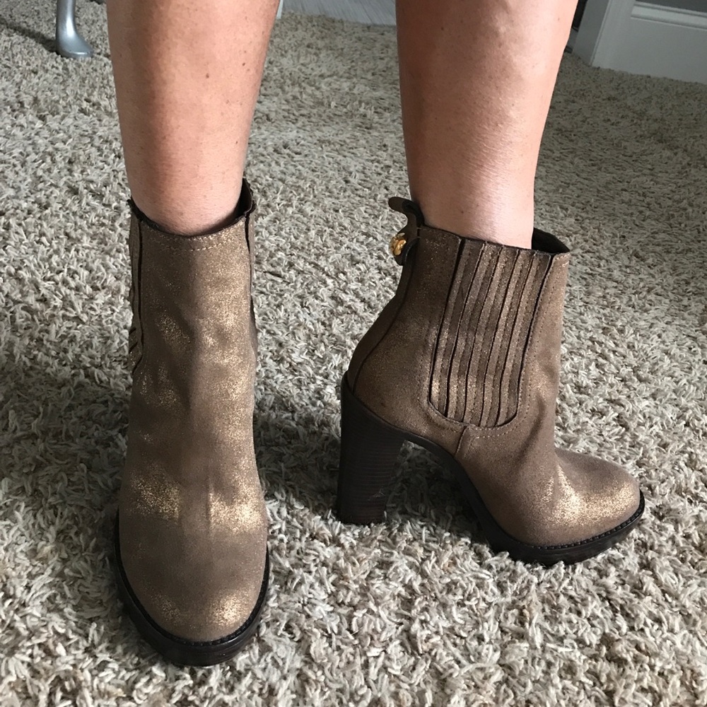 Tory burch boots