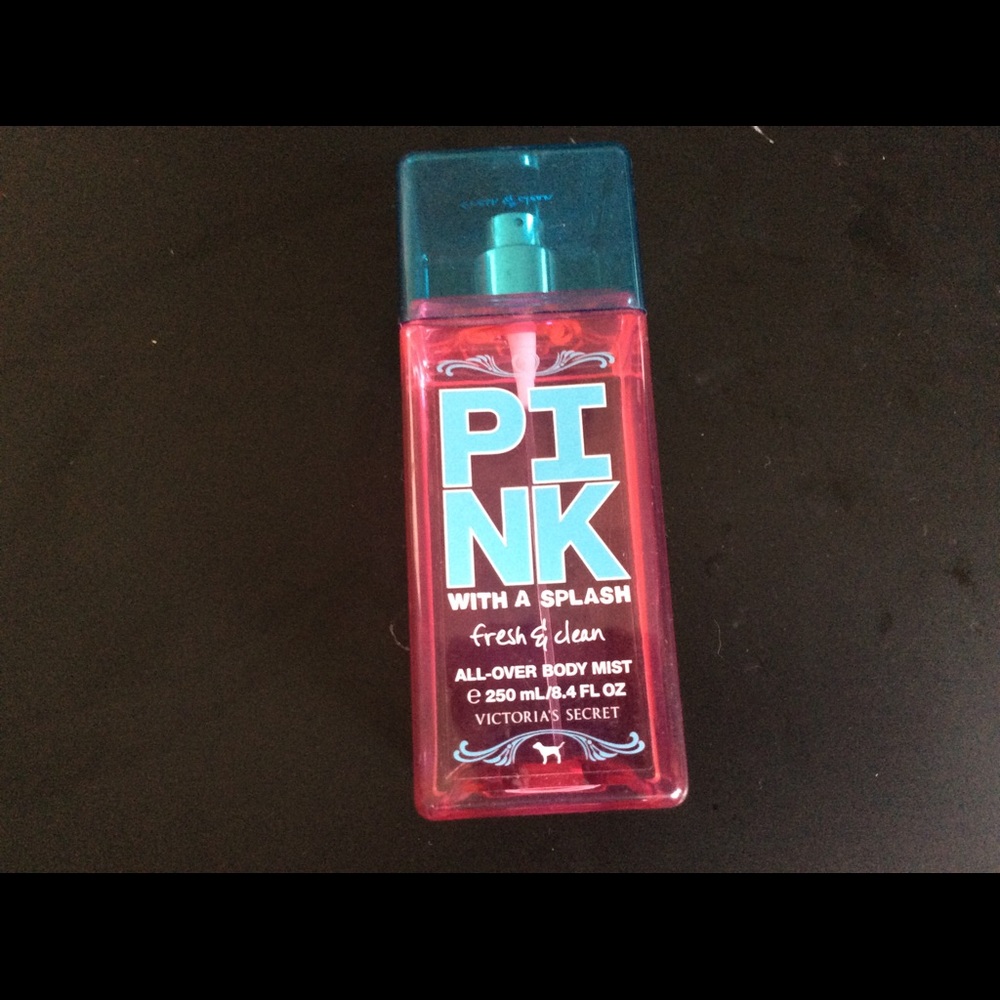 PINK Fresh and Clean Body Spray
