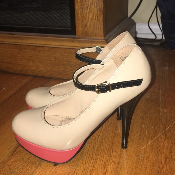 Heels - Picture 2 of 3