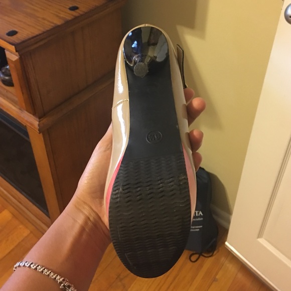 Heels - Picture 3 of 3