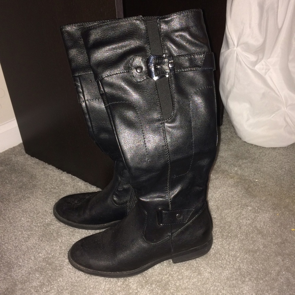 Black riding boots