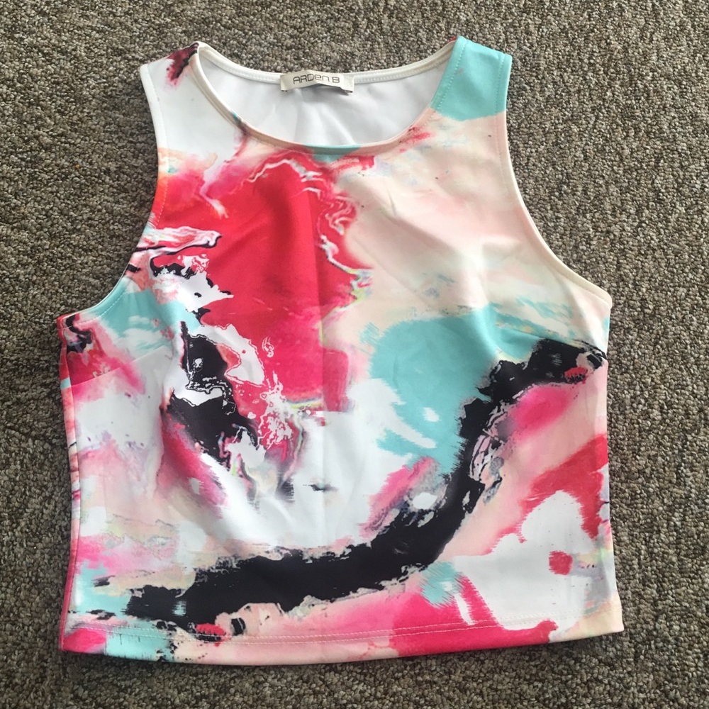Beautiful multi color Arden B Crop shirt