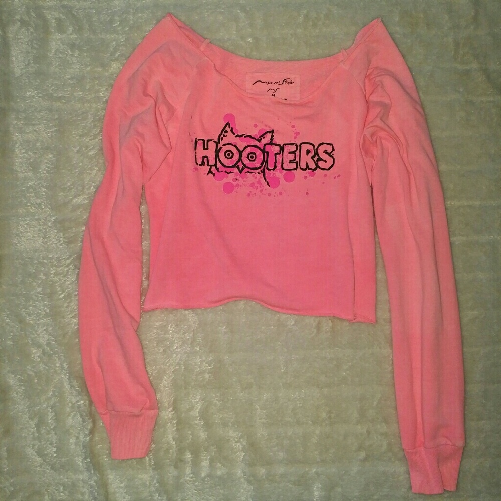 Hooter's cropped sweatshirt