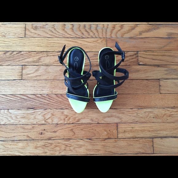 CITÉ MIAMI HEELS - Picture 1 of 3