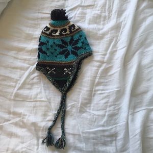 American Eagle cozy trapper hat