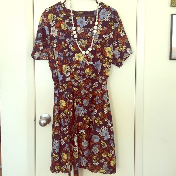 New Look Half Wrap Floral Print Dress - Picture 1 of 4