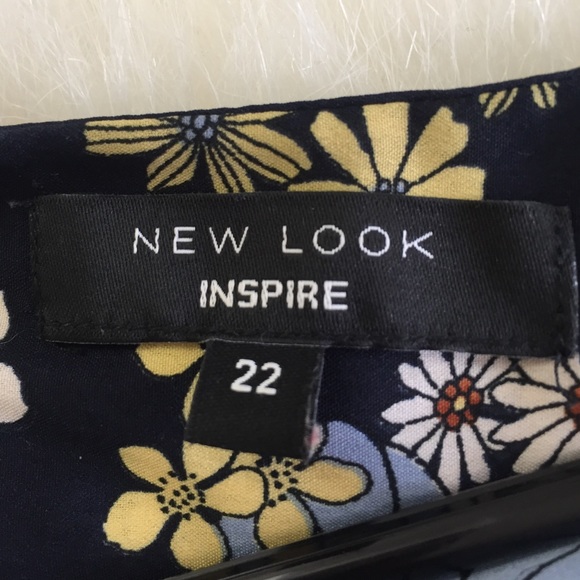 New Look Half Wrap Floral Print Dress - Picture 4 of 4