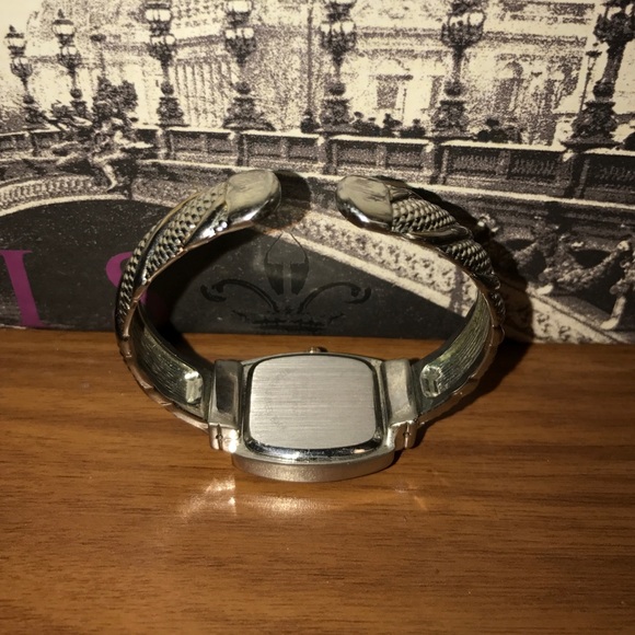 Watch - Picture 2 of 4