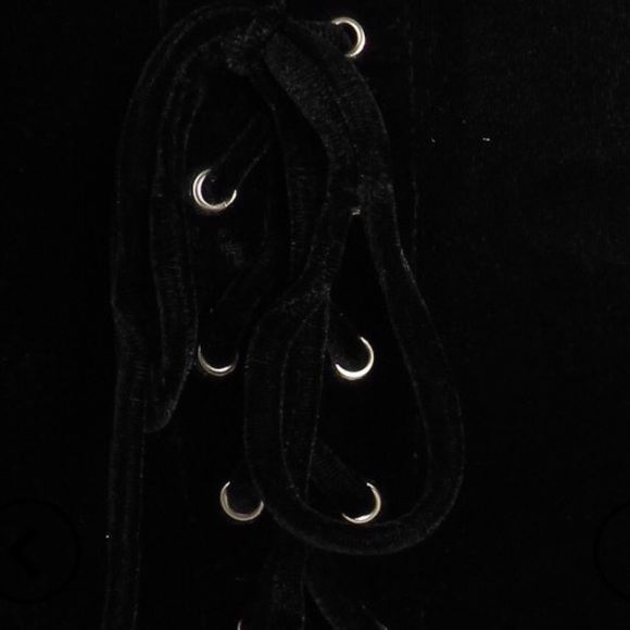 💣PLUS💣NEW💣Velvet Shorts - Picture 3 of 3