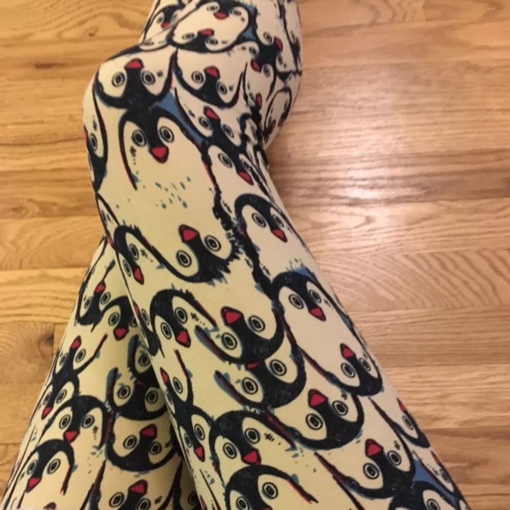 LuLaRoe penguin print OS leggings🦄💕🦄