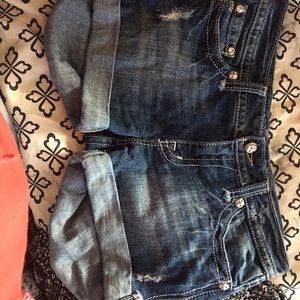Miss Me Shorts with little holes