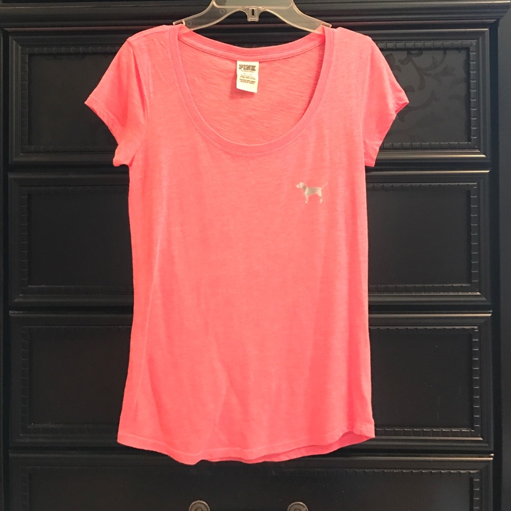 VS pink tshirt
