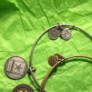 Us army alex and ani
