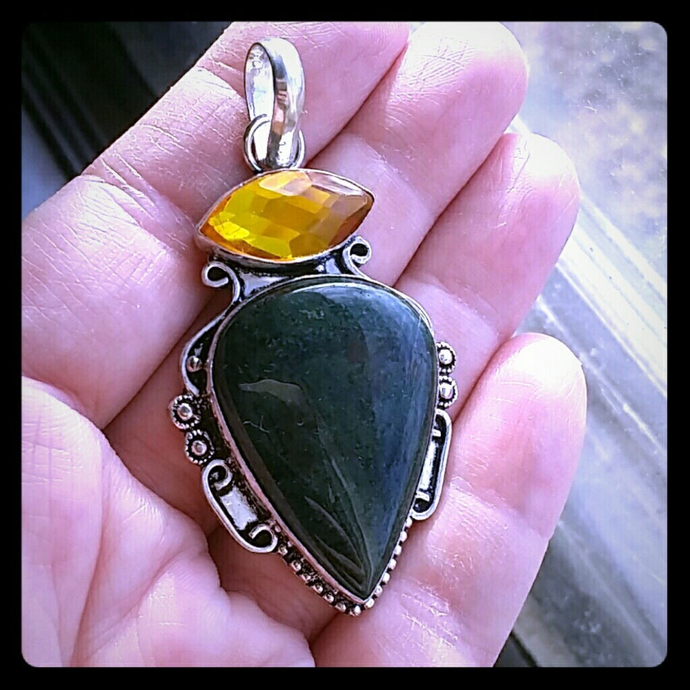 ⭐ Huge pendant, labradorite in sterling silver 925
