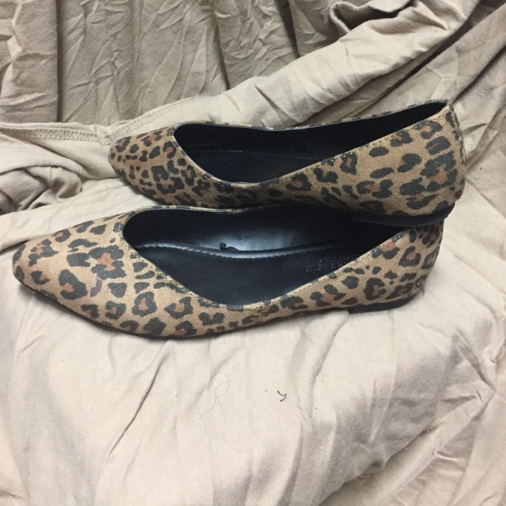 Leopard flats w/pointed toe