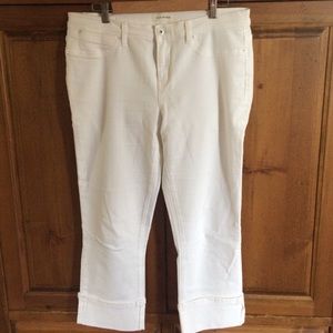 Lila Ryan Cuffed Capri Pants