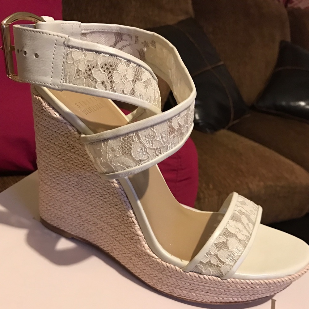 REDUCED!$200 Lace Wedge Stuart Weitzman size 9.5M