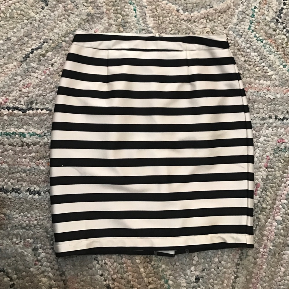 Striped skirt knee length