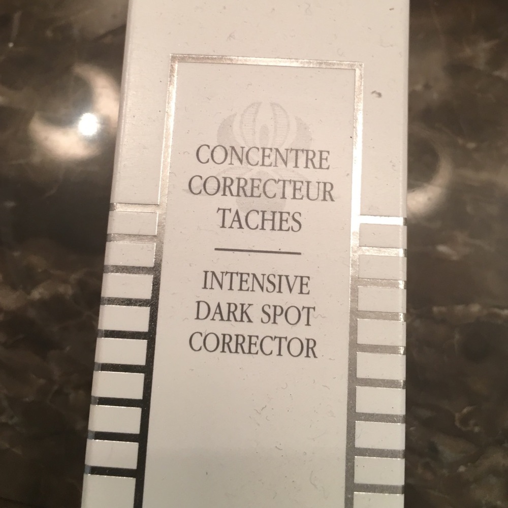 Sisley dark spot corrector