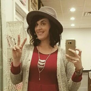 Meet your Posher, Naomi