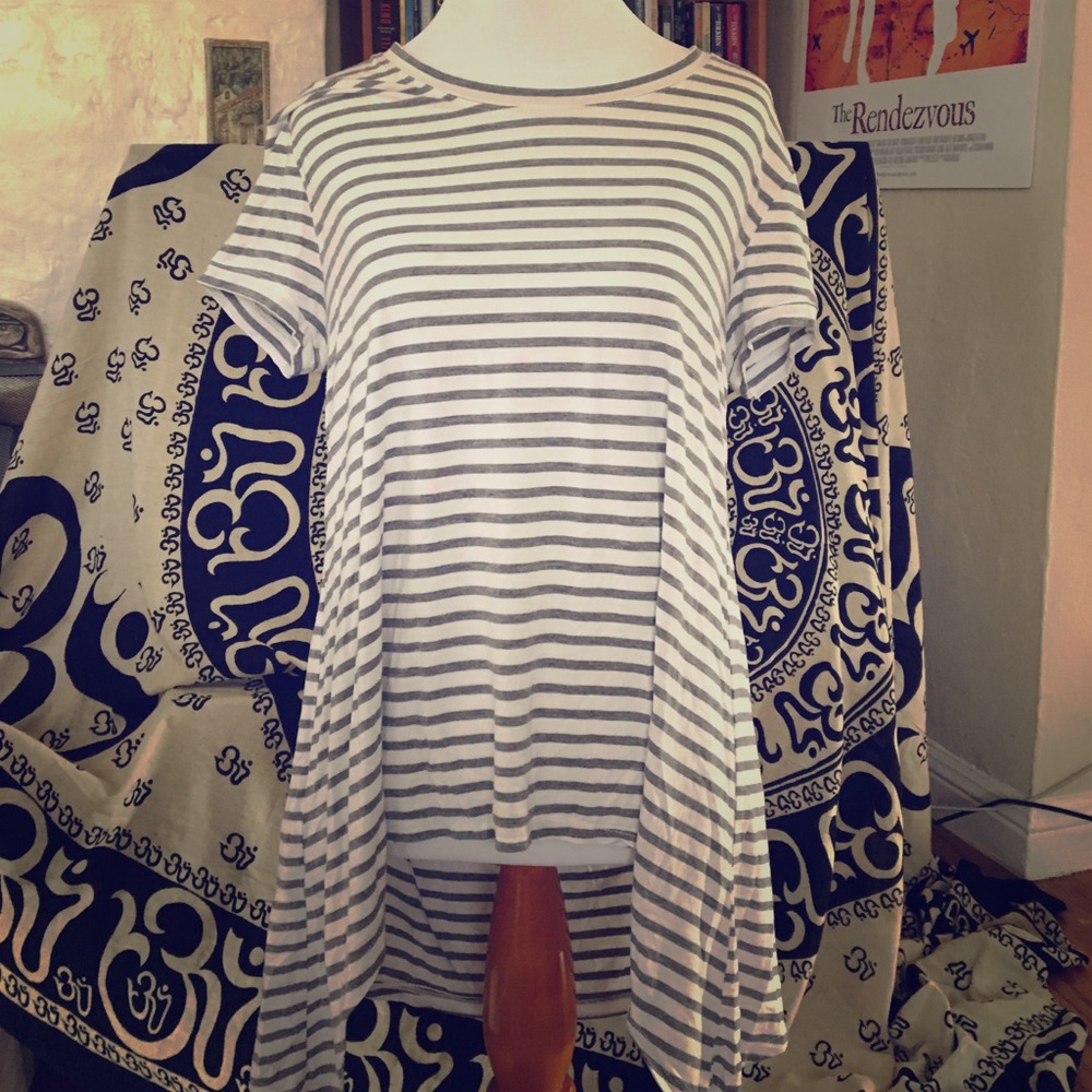 BCBG striped tee