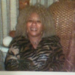 Meet your Posher, Lora