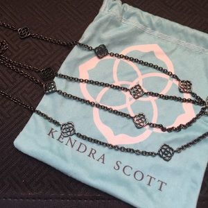 Black Kendra Scott necklace