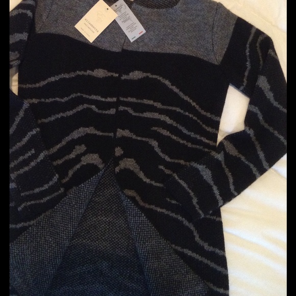 Gorgeous Italian Sweater! - Picture 3 of 4