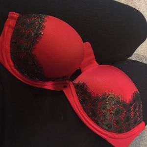 32b VS Very Sexy Strapless bra