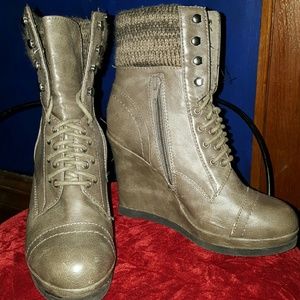 Wedge ankle boots