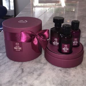 The Body Shop White Musk Smoky Rose gift set