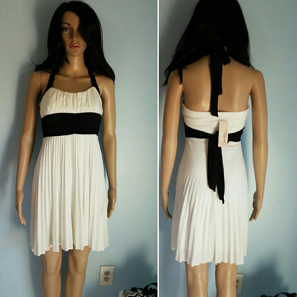 White and black pleated dress