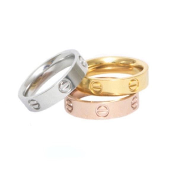 Jewelry - • love screw ring •