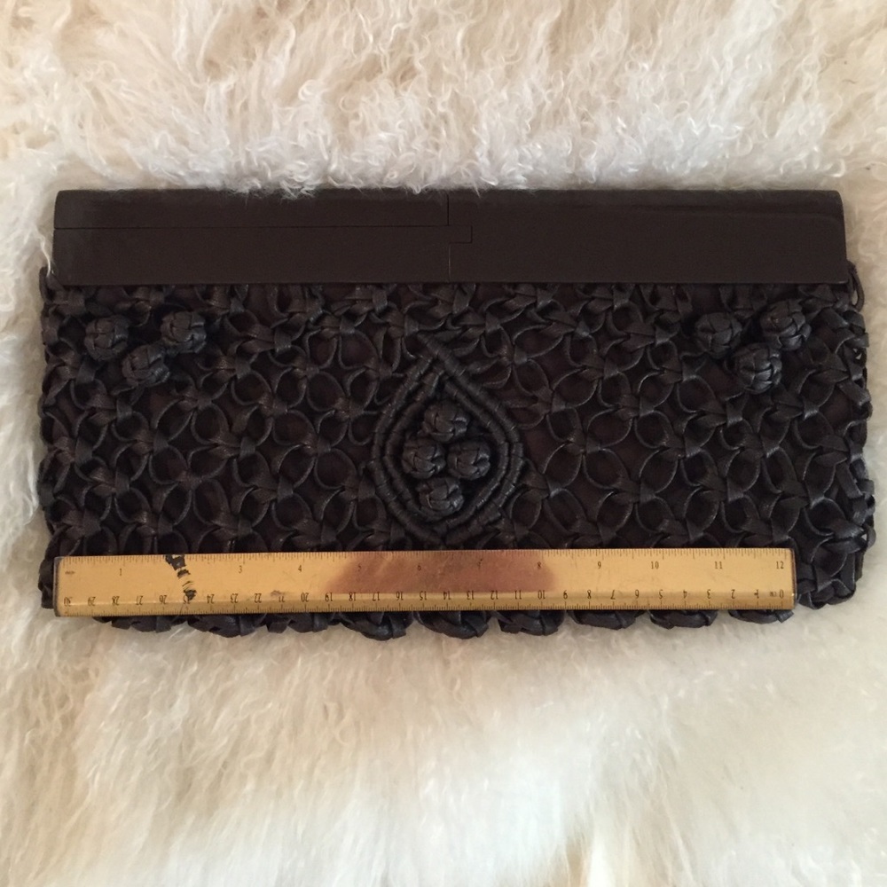 Hobo macrame clutch