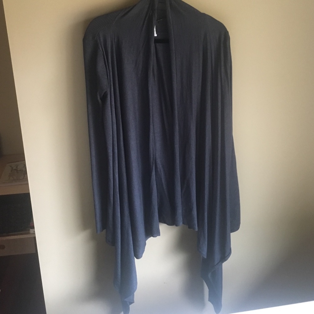 Lululemon Universal Wrap
