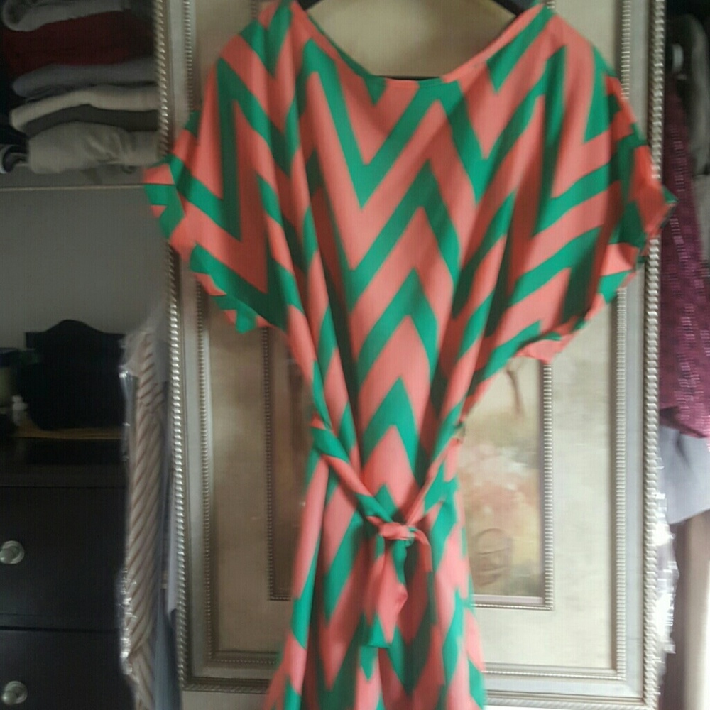 Dress - Picture 2 of 2