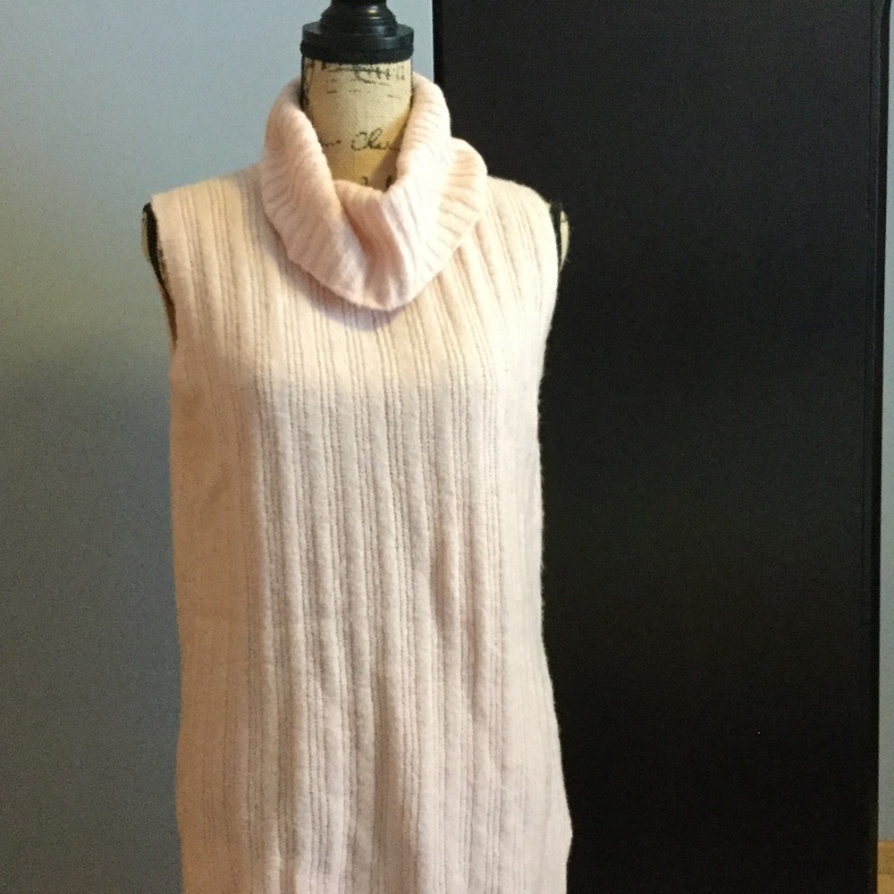 Sleeveless cowl neck sweater