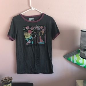 🌚🥀Mtv Ringer Tee🥀🌚