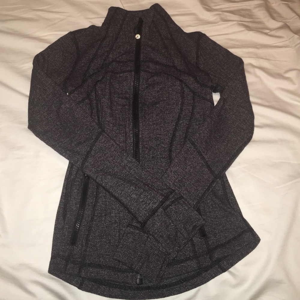 TRADED WITH LAUREN LuLuLemon define jacket size 6
