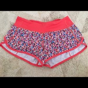 Lululemon Floral Print Speed Shorts Size 4