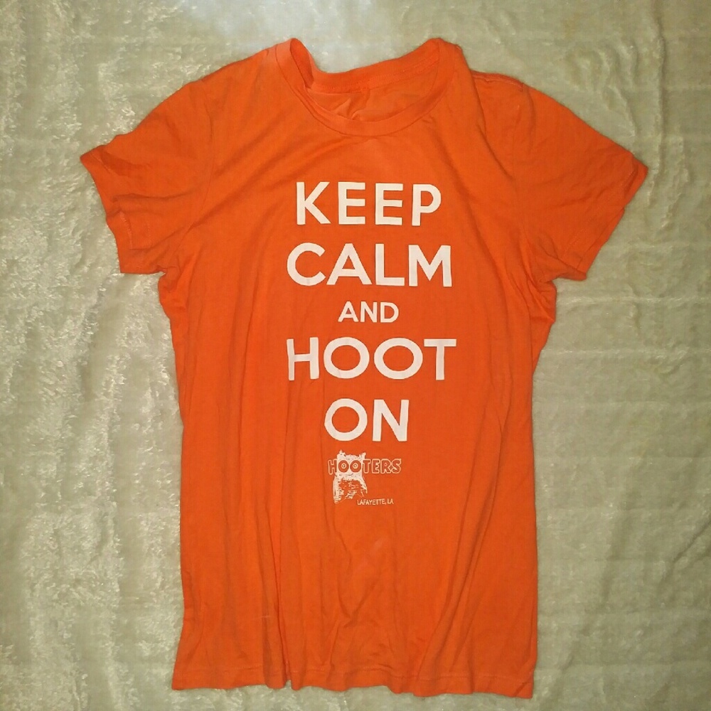 Hooter's-Keep Calm and Hoot On tee