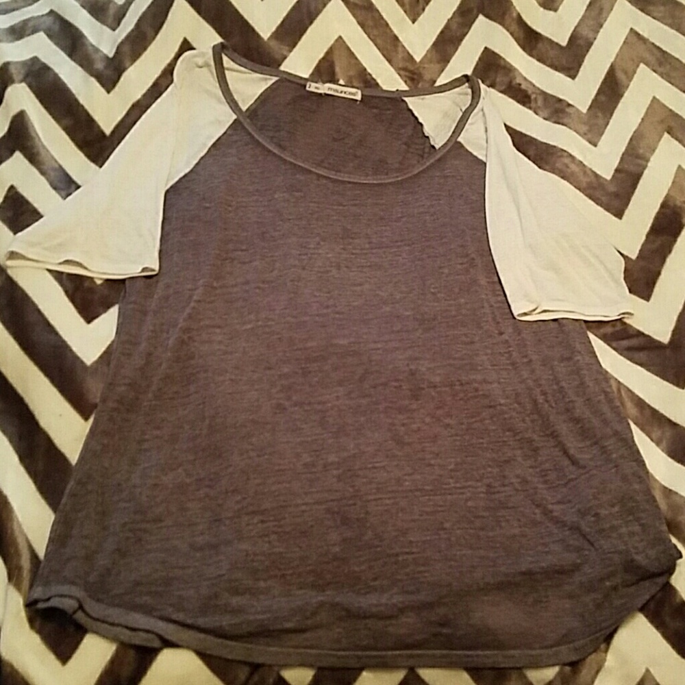 Maurices gray/white baseball tee size 2