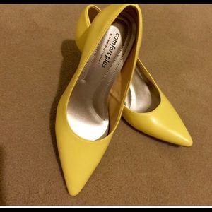 Yellow pumps