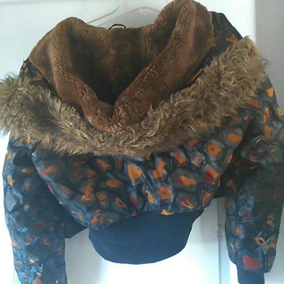 Coat - Picture 4 of 4