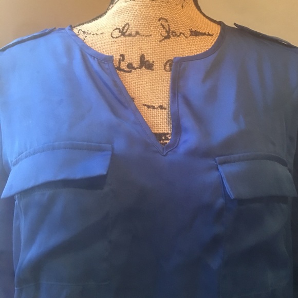 Beautiful blouse - Picture 2 of 3