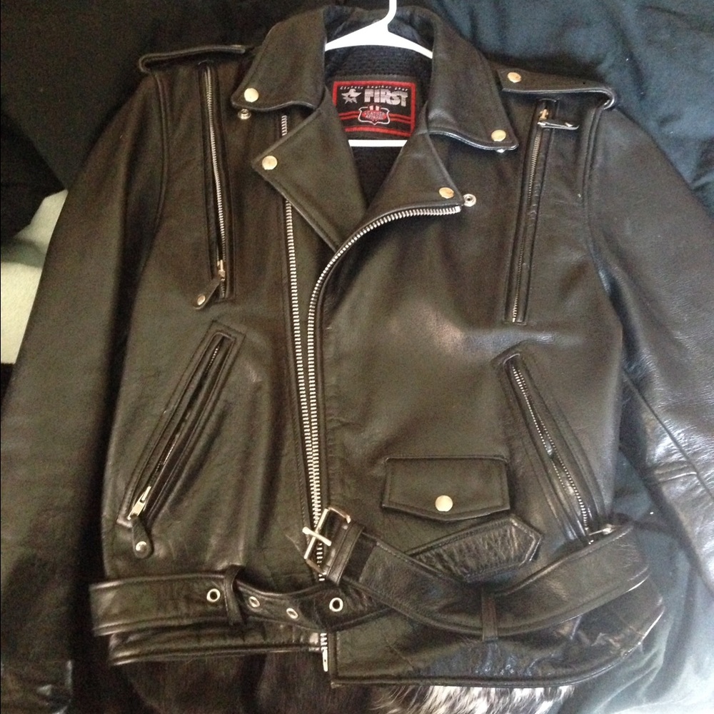Vintage leather motorcycle jacket!