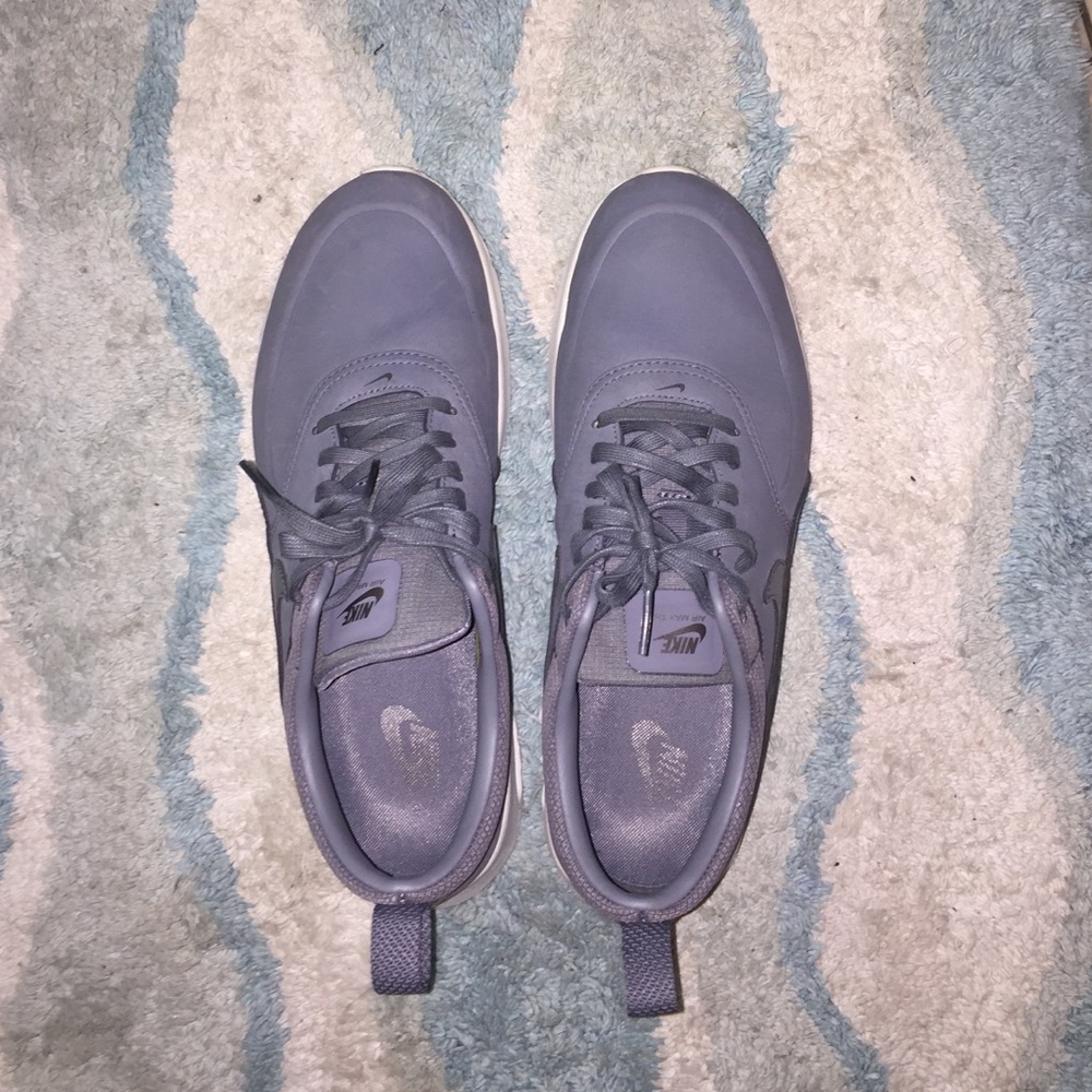 Nike Tennis Shoes